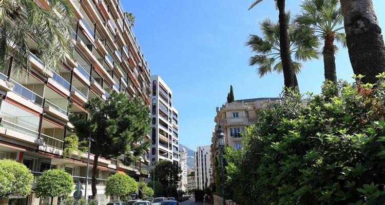 LES FLORALIES : A VENDRE STUDIO - TERRASSE - VUE MER