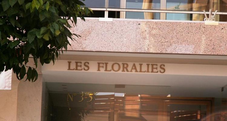 LES FLORALIES : A VENDRE STUDIO - TERRASSE - VUE MER
