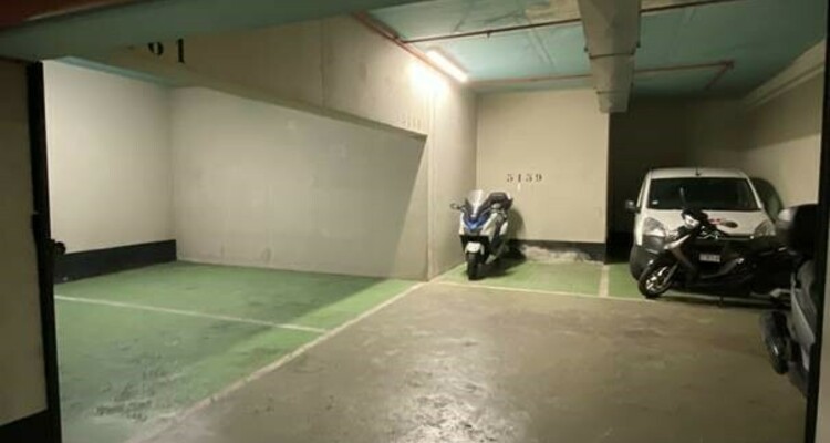 PARC SAINT ROMAN: SPACE FOR 4 CARS