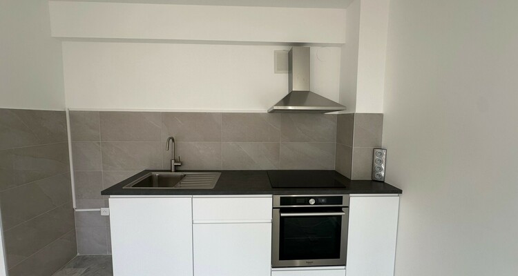 CAP D'AIL FOR RENT: STUDIO - TERRACE WITH SEA VIEW