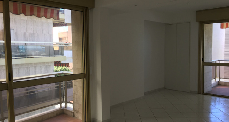 VALLESPIR - 2-room apartment MIXED USAGE