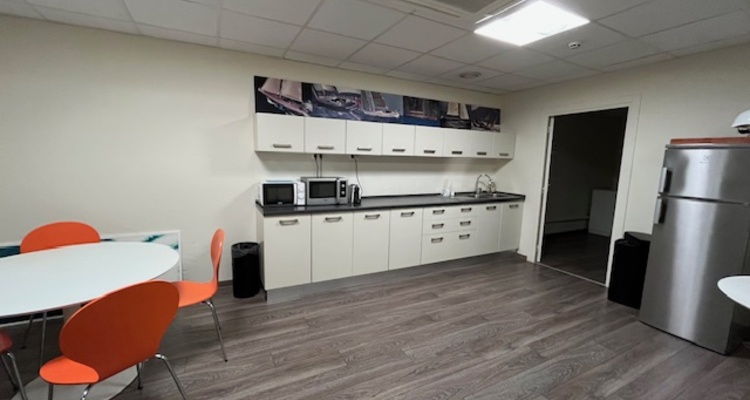 SALE RIGHT TO LEASE: OFFICE - FONTVIEILLE