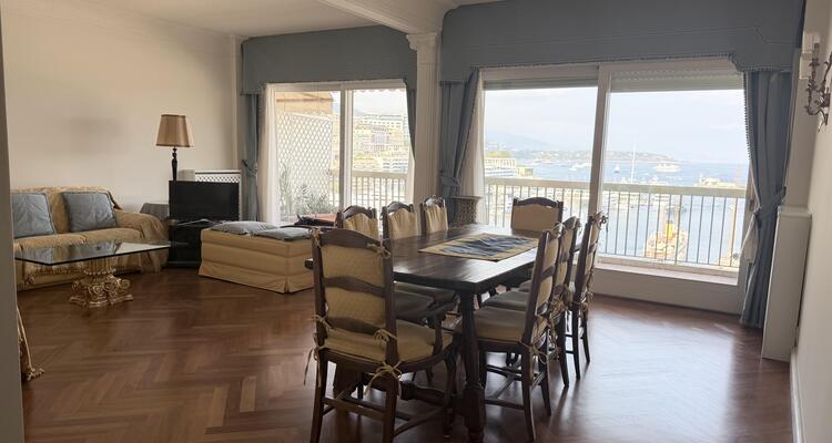 Appartamento di prestigio fronte porto a Monaco