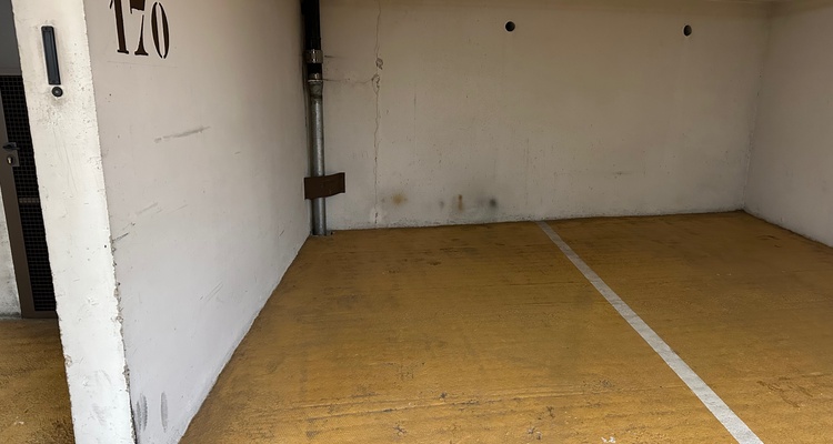 PARKING FOR SALE LES ACANTHES