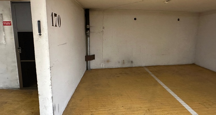PARKING FOR SALE LES ACANTHES