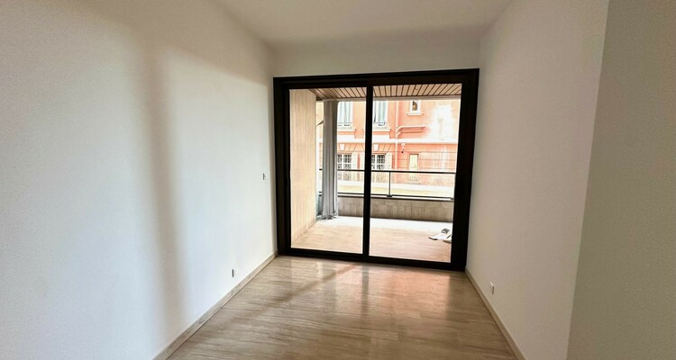 MONTAIGNE : 2P - LOGGIA - PARKING