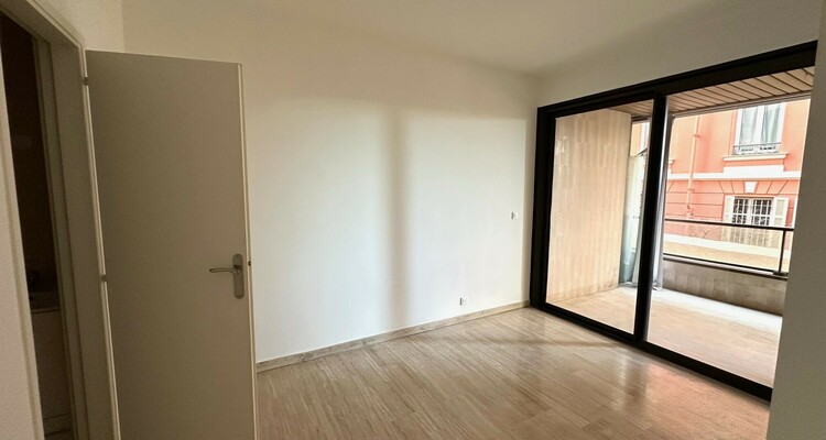 MONTAIGNE : 2P - LOGGIA - PARKING