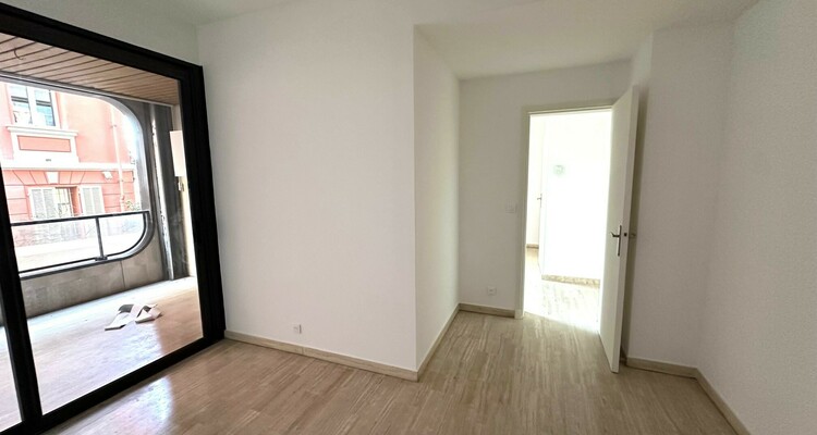 MONTAIGNE : 2P - LOGGIA - PARKING