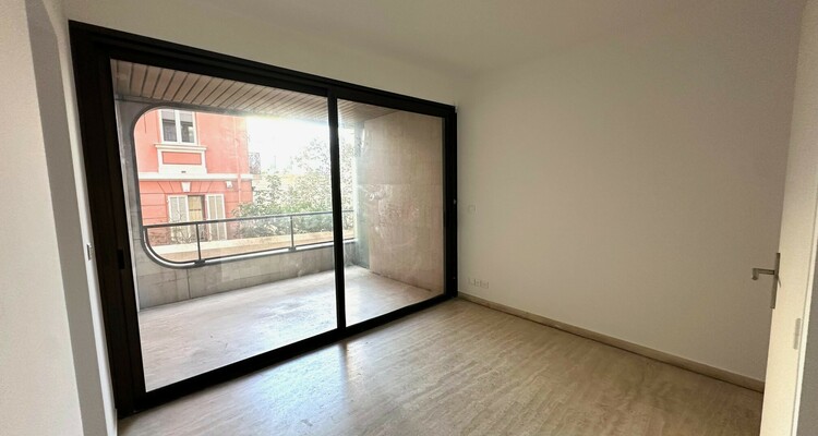 MONTAIGNE : 2P - LOGGIA - PARKING