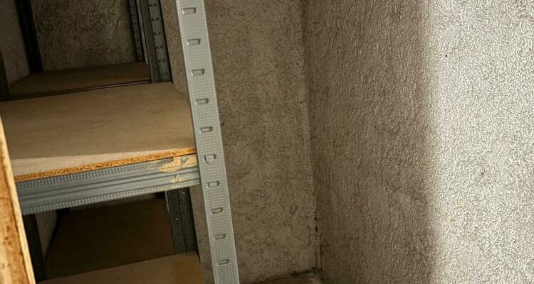 AUTEUIL: CELLAR FOR RENT