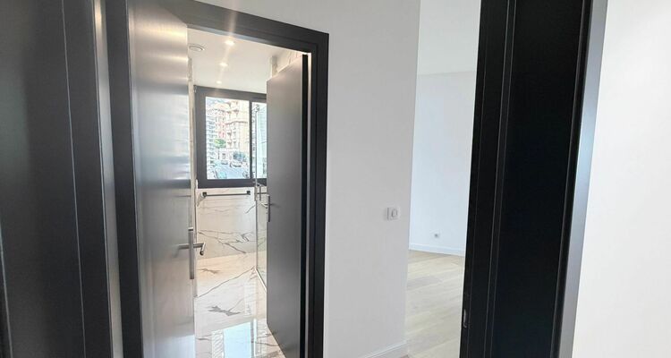 Superbo Trilocale con viste panoramiche sul porto di Monaco, sul mare e sul palazzo