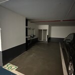 MONTAIGNE: PARKING FOR RENT