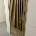 AUTEUIL: CELLAR FOR RENT